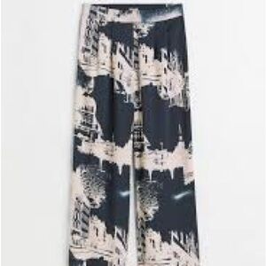 🚨24 Hour Flash Sale 🚨 H&M Blue and Cream Graphic Print Pants